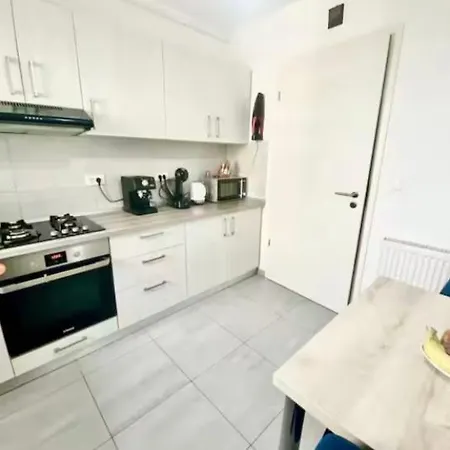 Apartamento Kasper 2 , Coresi , *